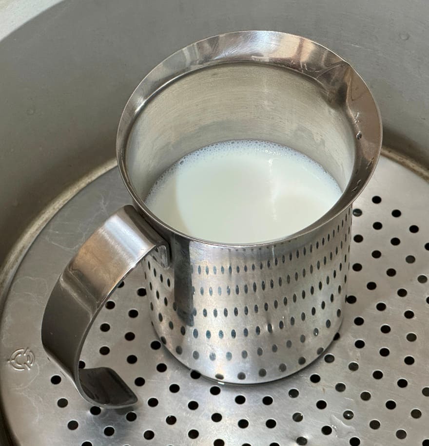 電鍋加熱牛奶做熱拿鐵